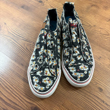 Load image into Gallery viewer, Blowfish SIZE 9 Women's Sneakers

