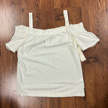 Load image into Gallery viewer, Ivy Ridge SIZE M Junior's Top
