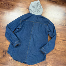 Load image into Gallery viewer, Divided SIZE 4 Women&#39;s Shirt
