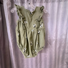 Load image into Gallery viewer, Old Navy SIZE 3-6 Mos Onesie
