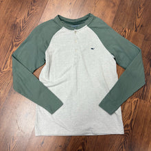 Load image into Gallery viewer, Vineyard Vines SIZE XS Men's Shirt

