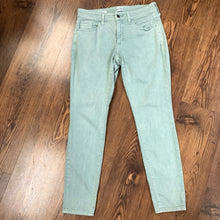 Load image into Gallery viewer, Universal Thread SIZE 4 Women&#39;s Jeans
