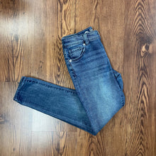 Load image into Gallery viewer, Cat &amp; Jack SIZE 12 Jeans
