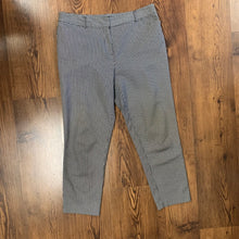 Load image into Gallery viewer, Liz Claiborne SIZE 10 Women&#39;s Trousers
