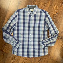 Load image into Gallery viewer, Claiborne SIZE M Men&#39;s Shirt
