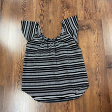 Load image into Gallery viewer, Banana Republic SIZE S Women&#39;s Shirt
