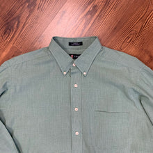 Load image into Gallery viewer, Chaps SIZE XL Men&#39;s Shirt
