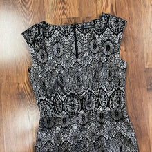 Load image into Gallery viewer, Ellen Tracy SIZE 4 Women&#39;s Formal Dress
