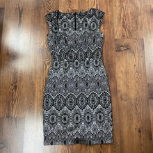Load image into Gallery viewer, Ellen Tracy SIZE 4 Women&#39;s Formal Dress
