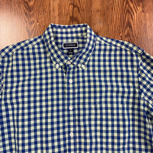 Load image into Gallery viewer, Club Room SIZE XL Men&#39;s Shirt
