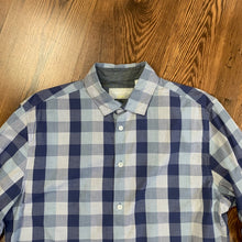 Load image into Gallery viewer, Claiborne SIZE M Men&#39;s Shirt
