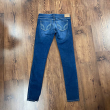 Load image into Gallery viewer, Hollister SIZE 3 Junior&#39;s Jeans
