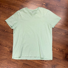 Load image into Gallery viewer, J. Crew SIZE XL Men&#39;s Men&#39;s T-shirt
