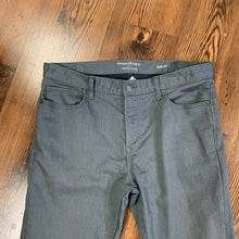 Load image into Gallery viewer, Banana Republic SIZE 33 Men&#39;s Jeans
